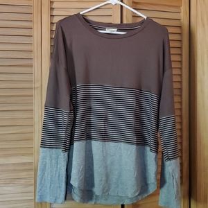 Long sleeve color blocked boutique top